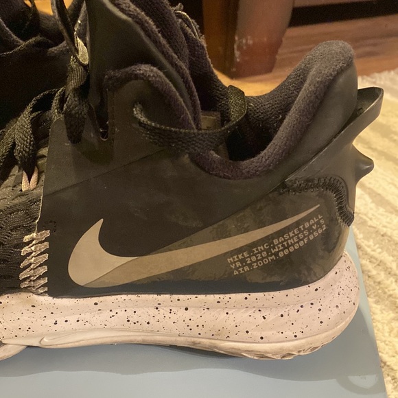 LeBron Basketball Shoes - Picture 2 of 6